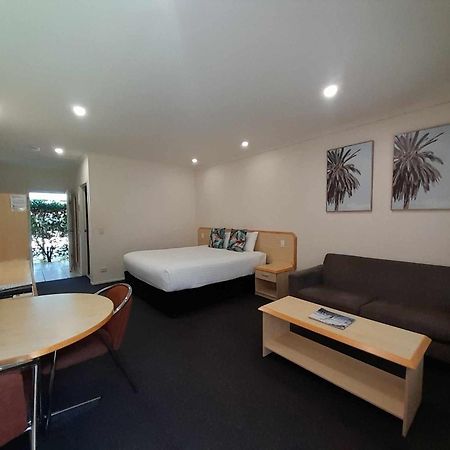 Woombye Red Bridge Motor Inn מראה חיצוני תמונה