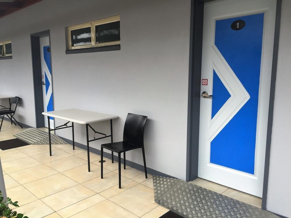 Woombye Red Bridge Motor Inn מראה חיצוני תמונה