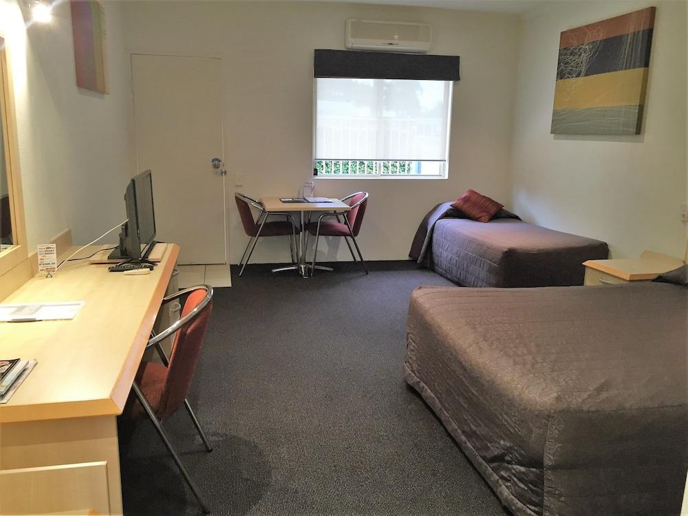 Woombye Red Bridge Motor Inn מראה חיצוני תמונה