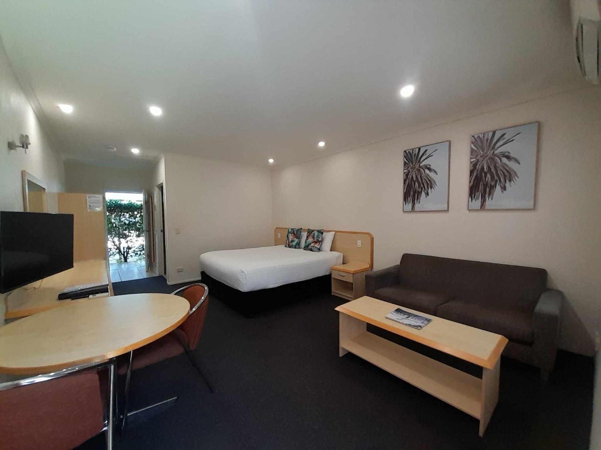 Woombye Red Bridge Motor Inn מראה חיצוני תמונה