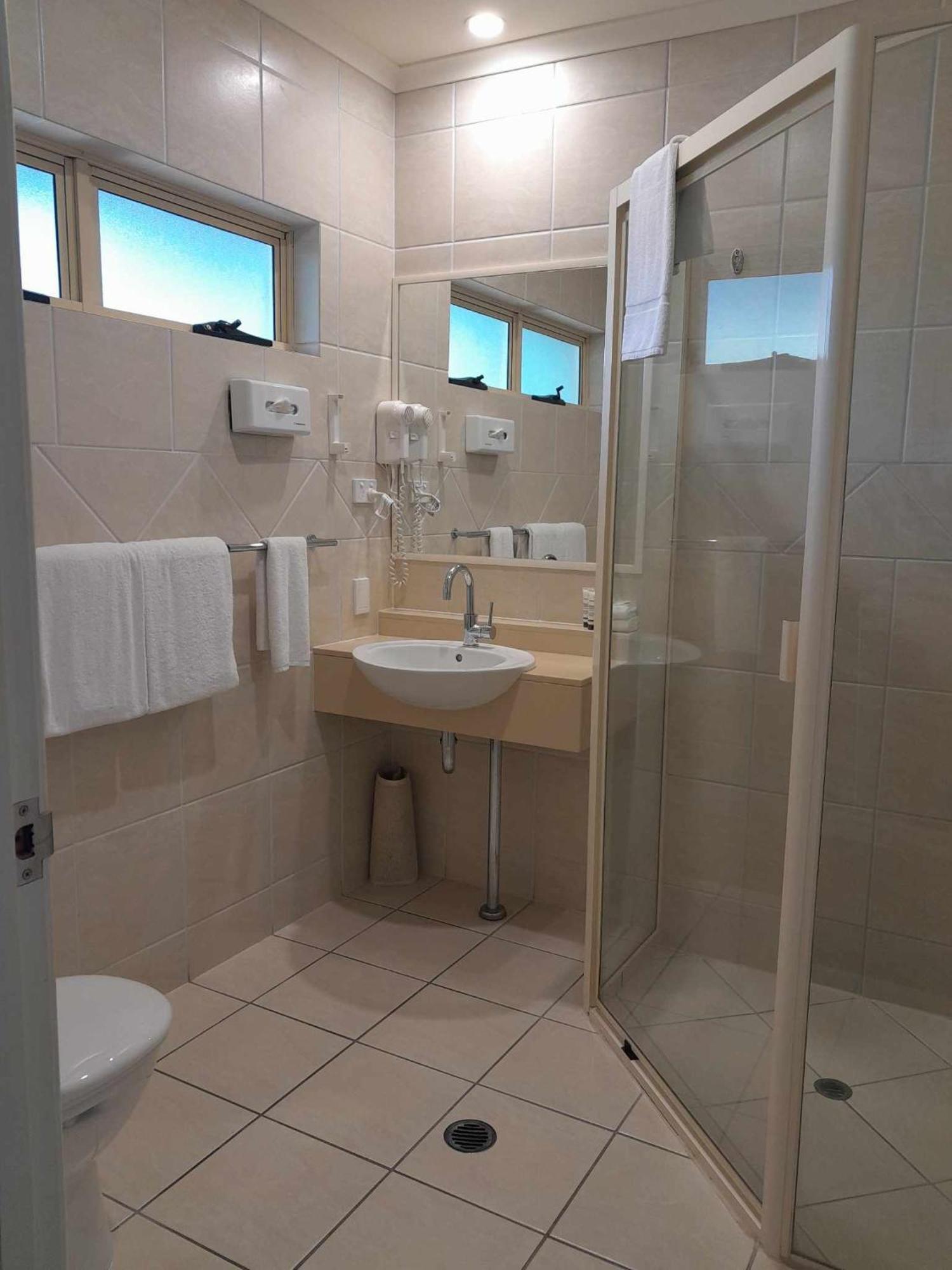 Woombye Red Bridge Motor Inn מראה חיצוני תמונה