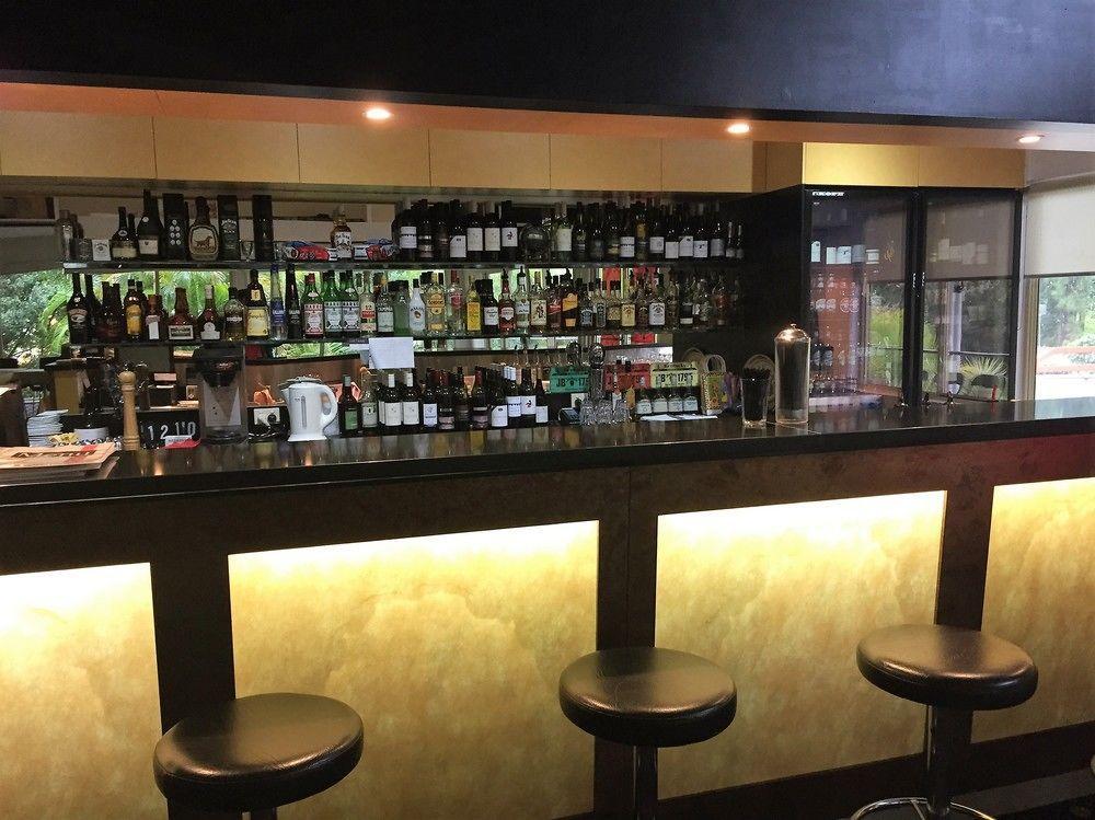 Woombye Red Bridge Motor Inn מראה חיצוני תמונה