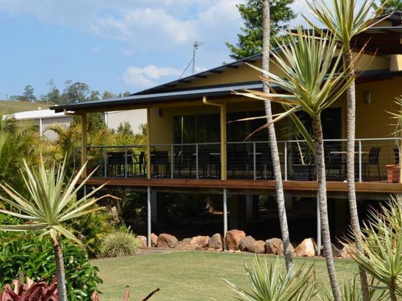 Woombye Red Bridge Motor Inn מראה חיצוני תמונה