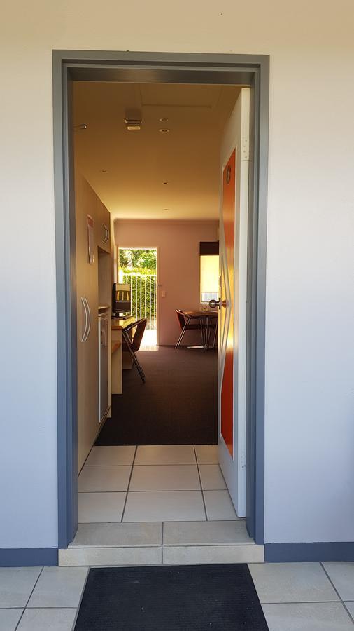 Woombye Red Bridge Motor Inn מראה חיצוני תמונה