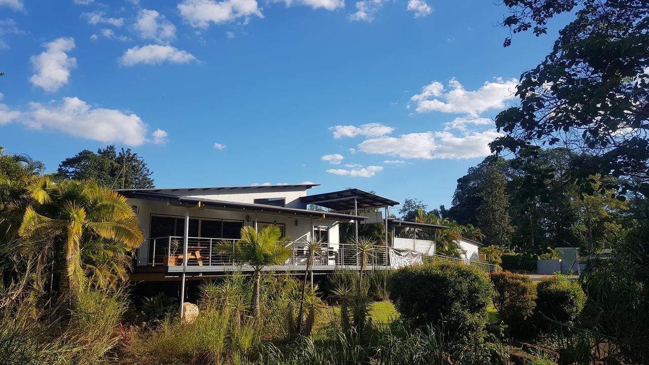 Woombye Red Bridge Motor Inn מראה חיצוני תמונה