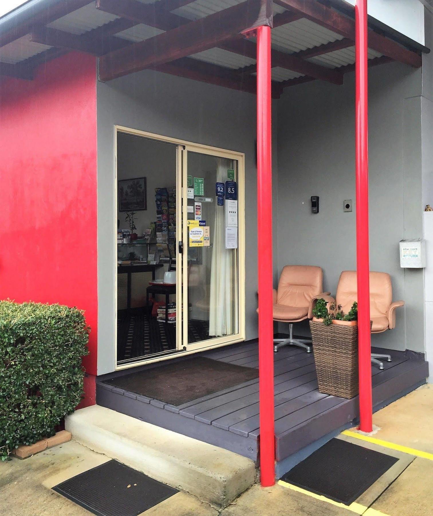 Woombye Red Bridge Motor Inn מראה חיצוני תמונה