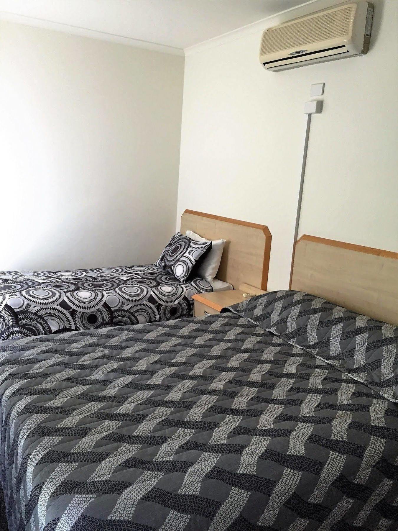 Woombye Red Bridge Motor Inn מראה חיצוני תמונה