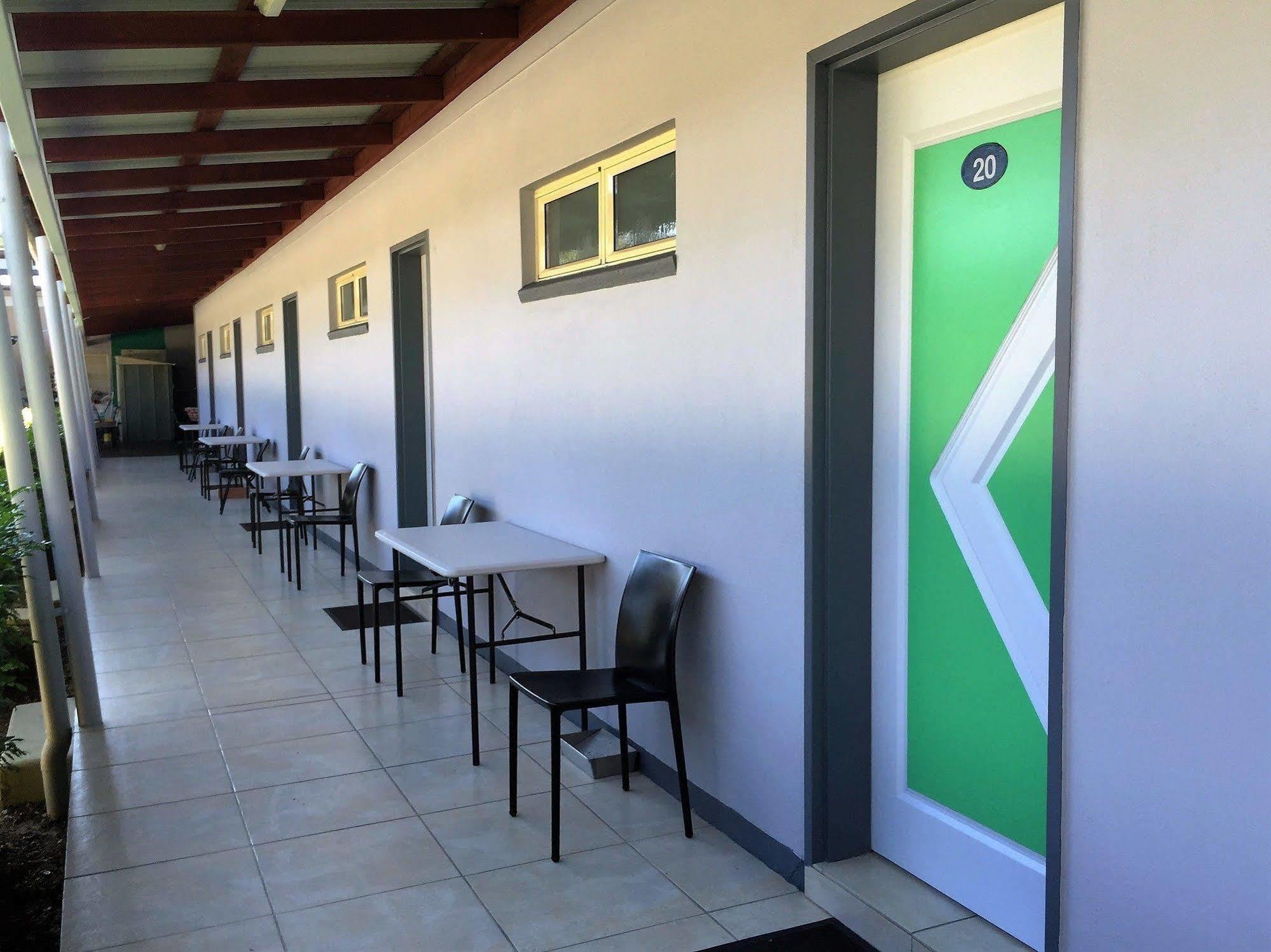 Woombye Red Bridge Motor Inn מראה חיצוני תמונה