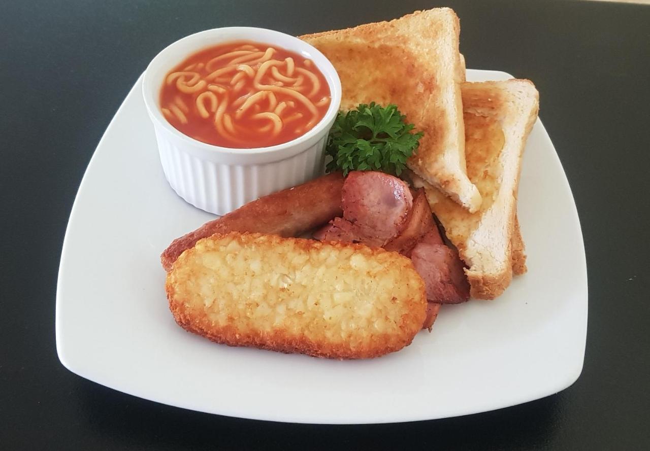 Woombye Red Bridge Motor Inn מראה חיצוני תמונה