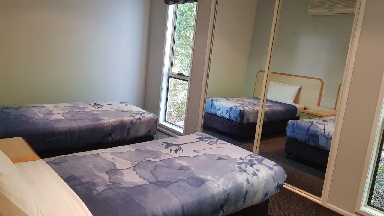 Woombye Red Bridge Motor Inn מראה חיצוני תמונה