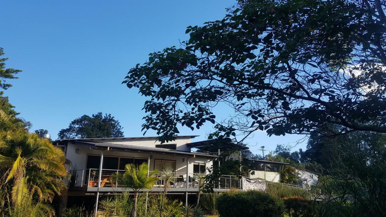Woombye Red Bridge Motor Inn מראה חיצוני תמונה