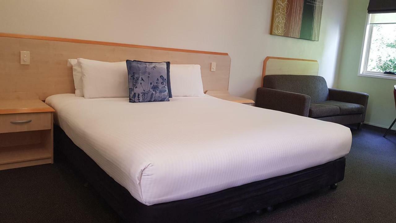 Woombye Red Bridge Motor Inn מראה חיצוני תמונה