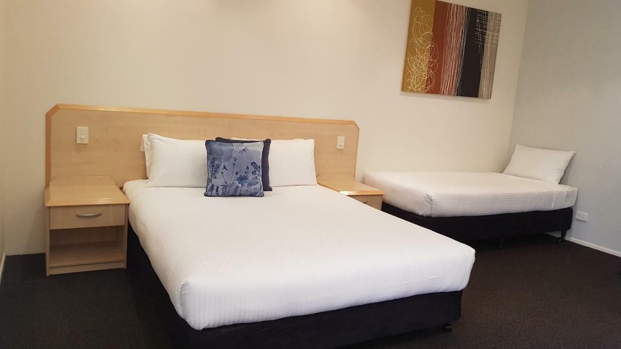 Woombye Red Bridge Motor Inn מראה חיצוני תמונה